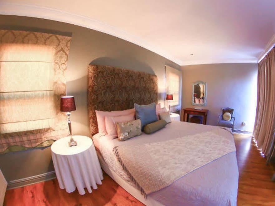 Alabaster Box Guest house Langebaan